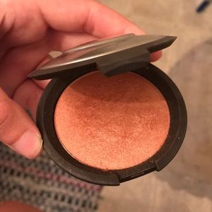 BECCA nightlight rose gold